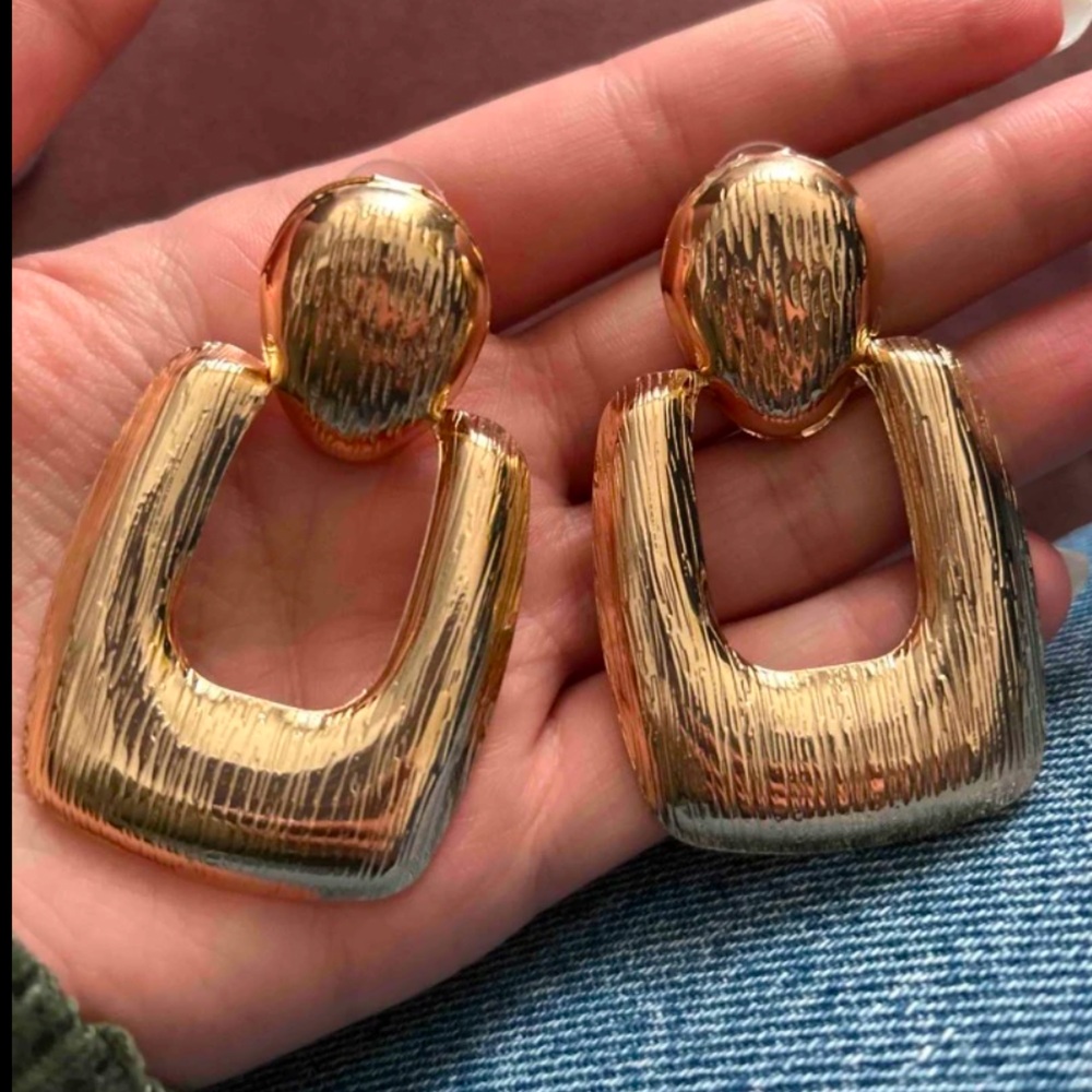 18K Gold Plated Door Knocker | Luxury Boutique Statement Earrings | NWT - Picture 5 of 9
